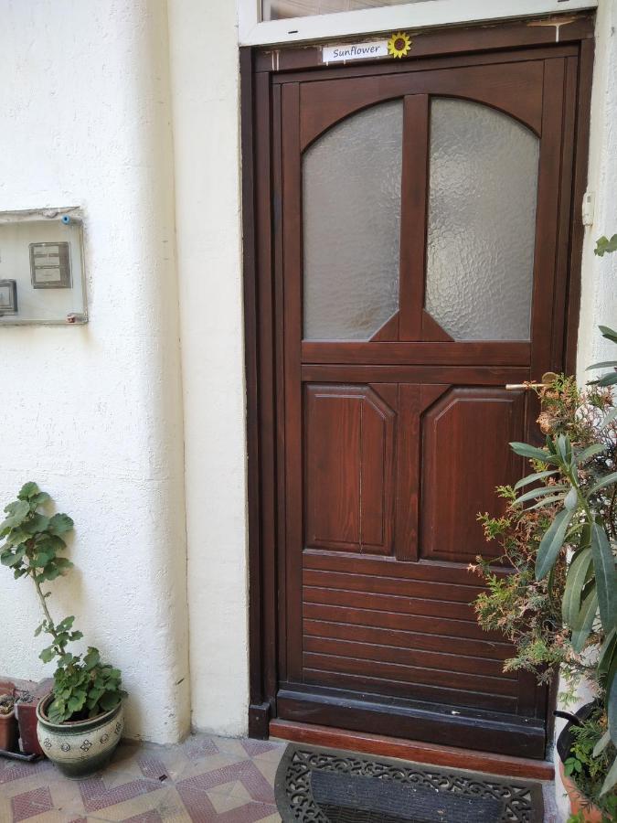 Sunflower Apartment Будапеща Екстериор снимка