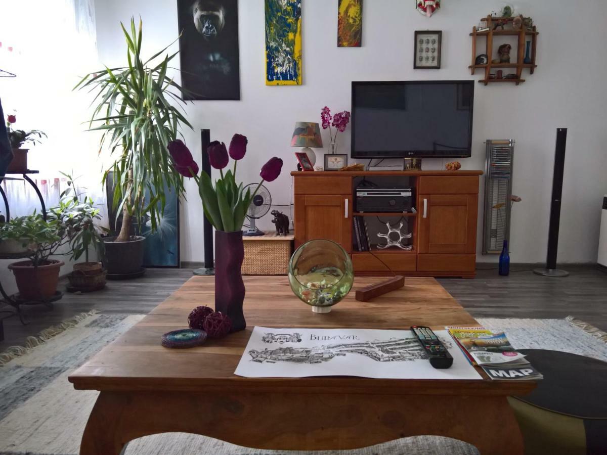 Sunflower Apartment Будапеща Екстериор снимка