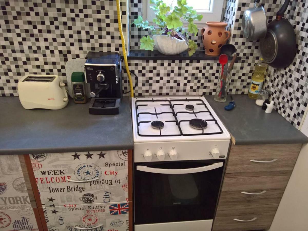Sunflower Apartment Будапеща Екстериор снимка