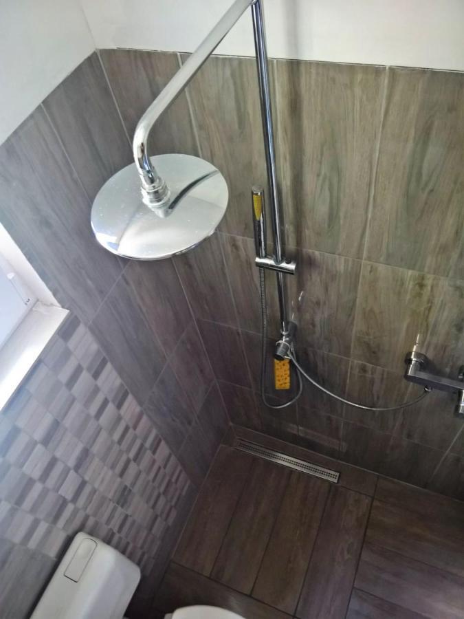 Sunflower Apartment Будапеща Екстериор снимка